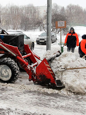 Чистка парковок и территорий от снега